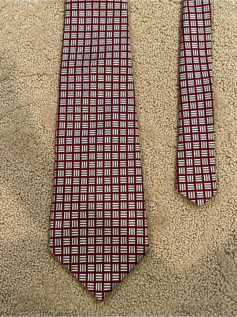 Polo Ralph Lauren Tie Mens Red Gold Geometric Silk Classic Necktie USA 4”W 56”L